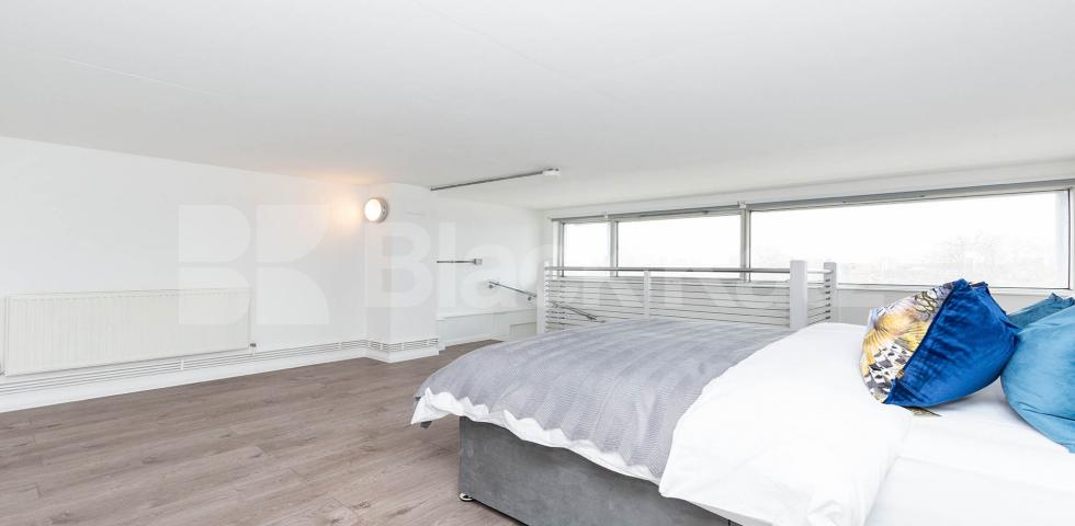 Stunning Live/Work mezzanine property with large balcony Ability Plaza, Dalston